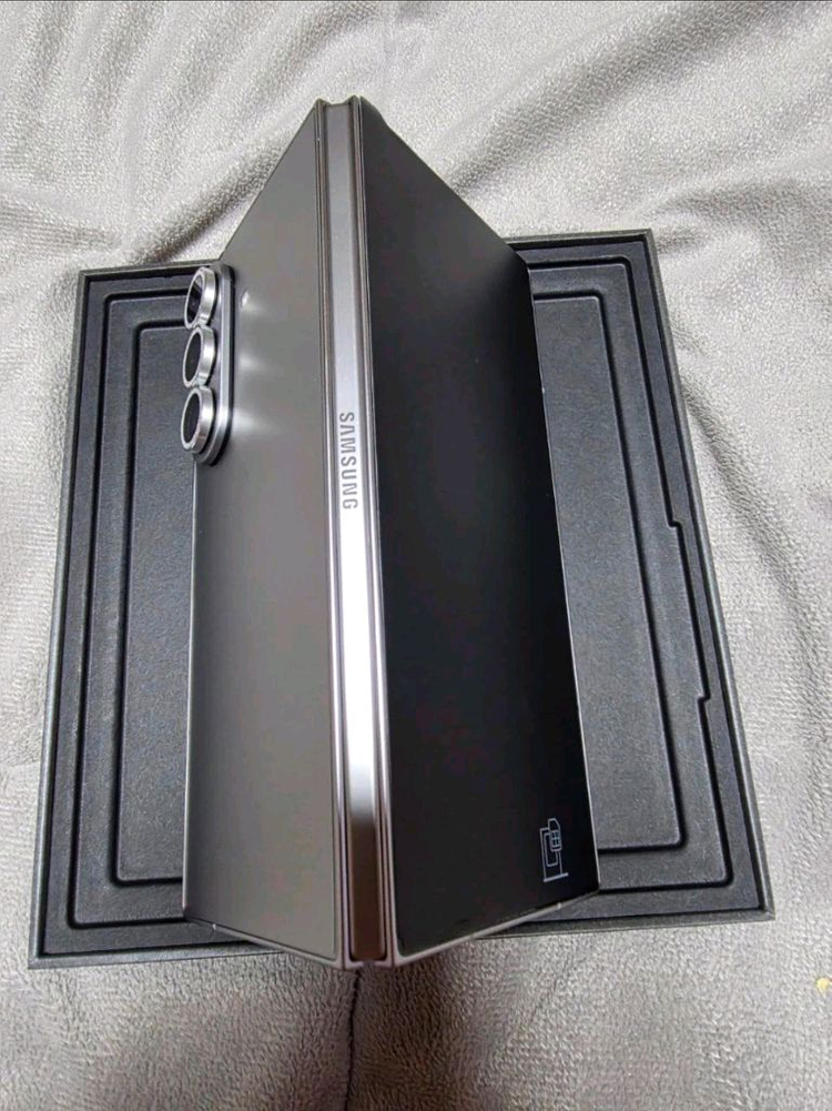 삼성갤럭시 Z폴드7 512GB 최상급 판매해요 이미지