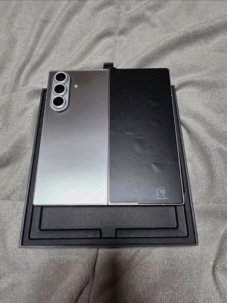 삼성갤럭시 Z폴드7 512GB 최상급 판매해요 이미지