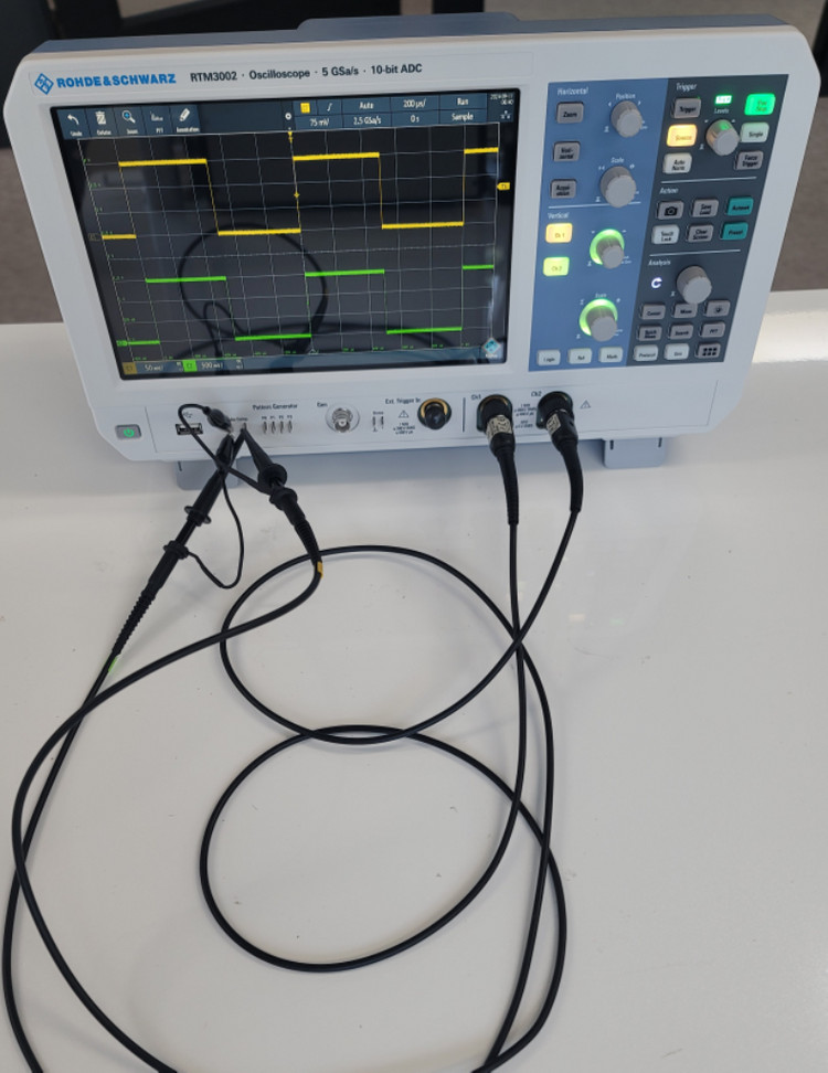 로데슈바르즈 RTM3002+RTM-B2210 오실로스코프 2채널 1GHz 이미지