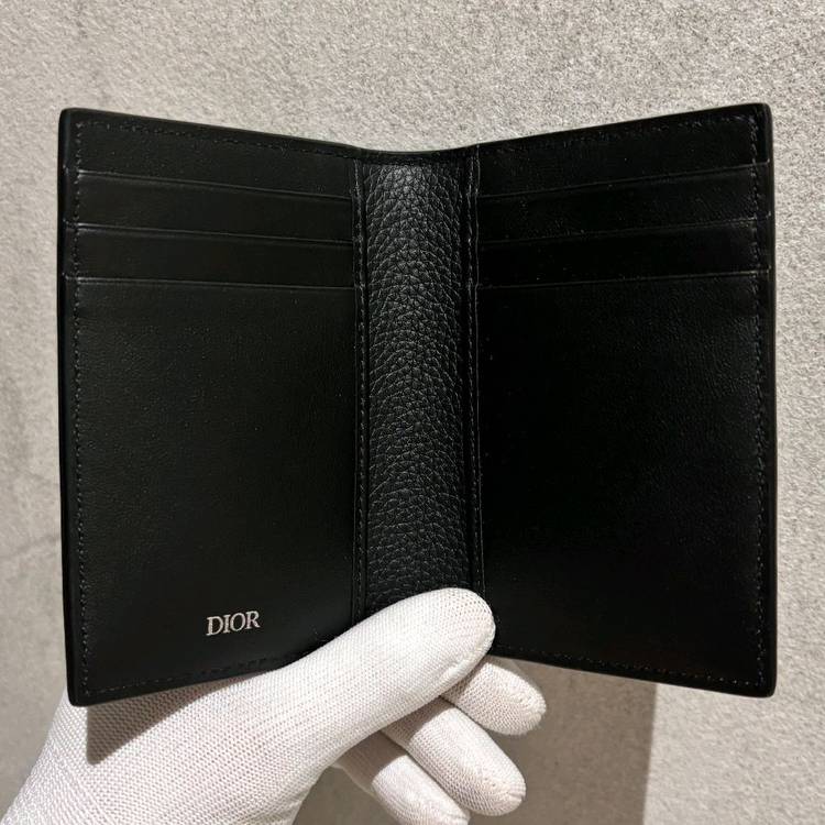디올 그레인드 카프스킨 새들 오거나이저 이미지