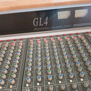 40채널 오디오 믹서 이미지