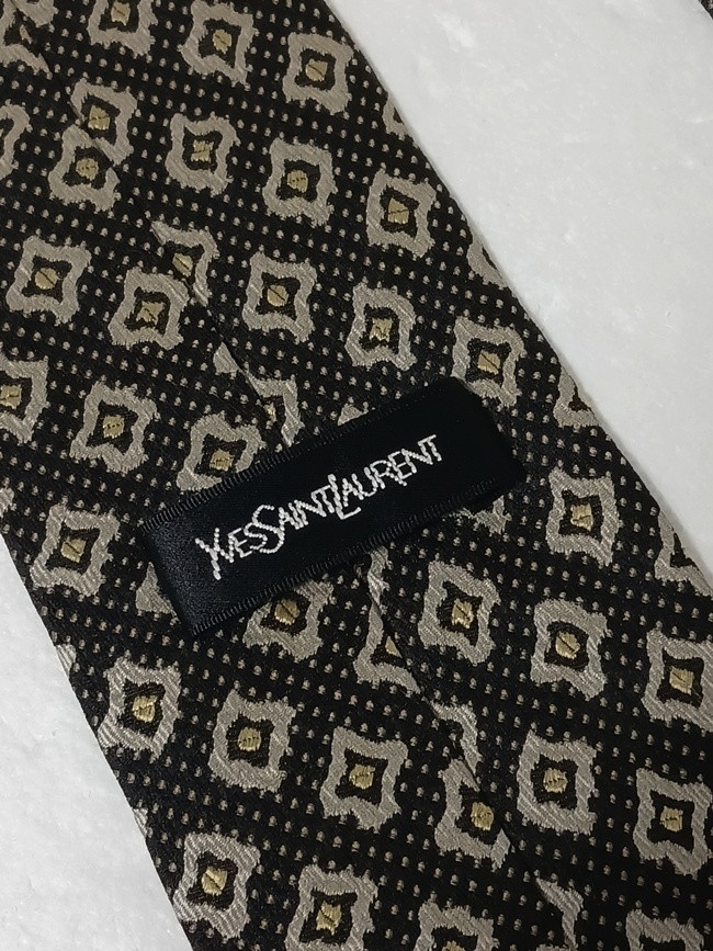 YSL 입생로랑 넥타이 이미지