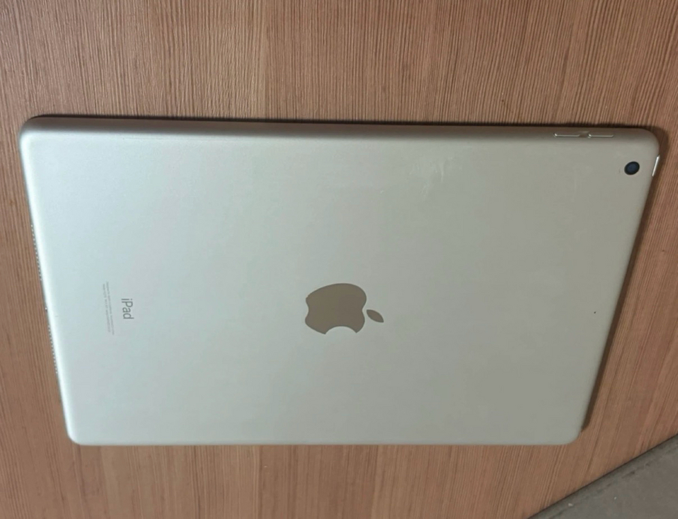 아이패드 8세대 32GB 실버 + 애플펜슬 1세대 판매 이미지