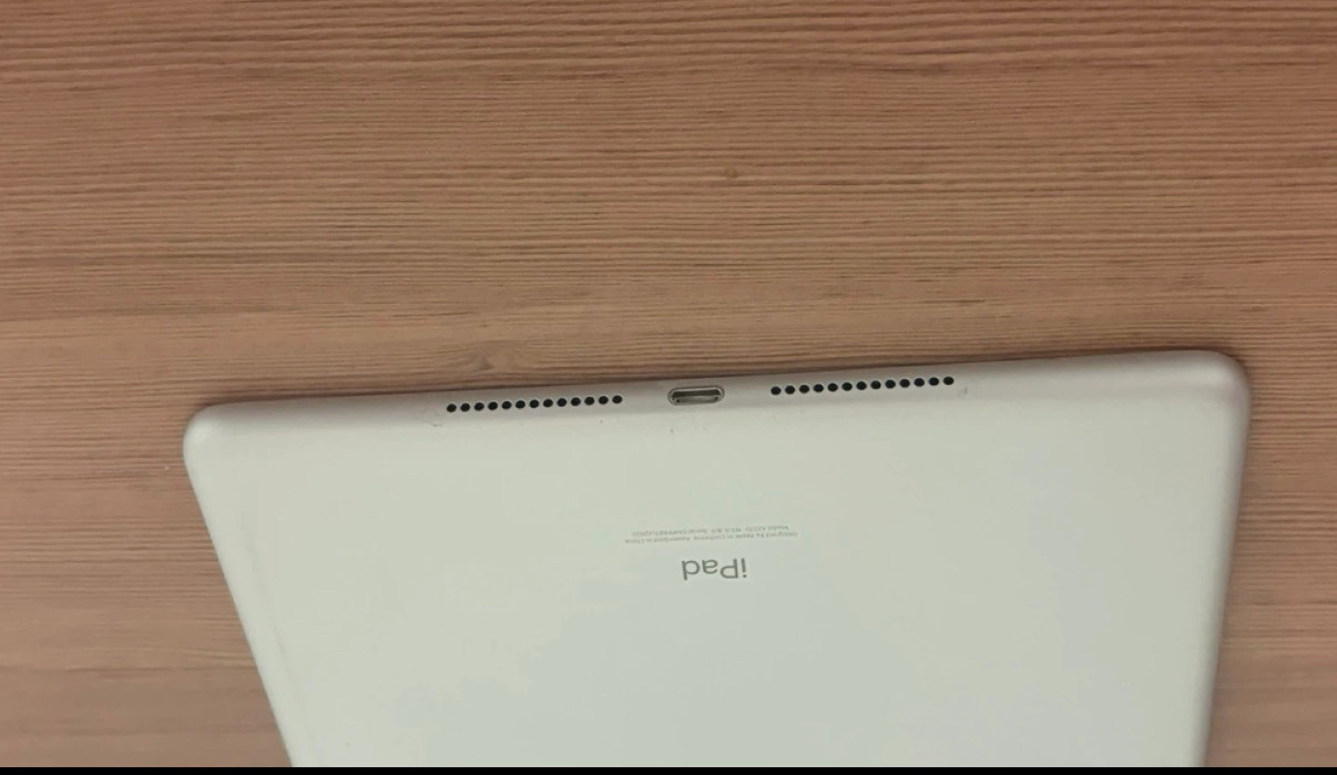 아이패드 8세대 32GB 실버 + 애플펜슬 1세대 판매 이미지