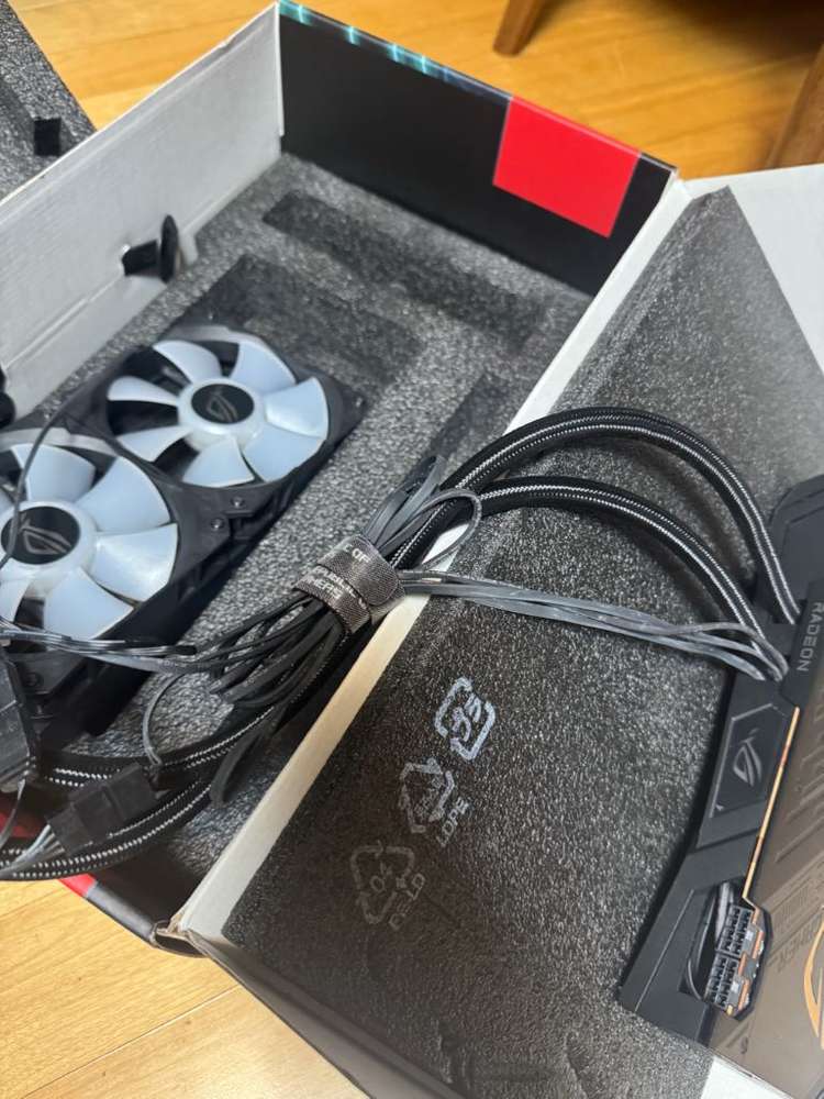 RX 6800 XT 16g 순정 수냉식 그래픽카드 체굴x 이미지