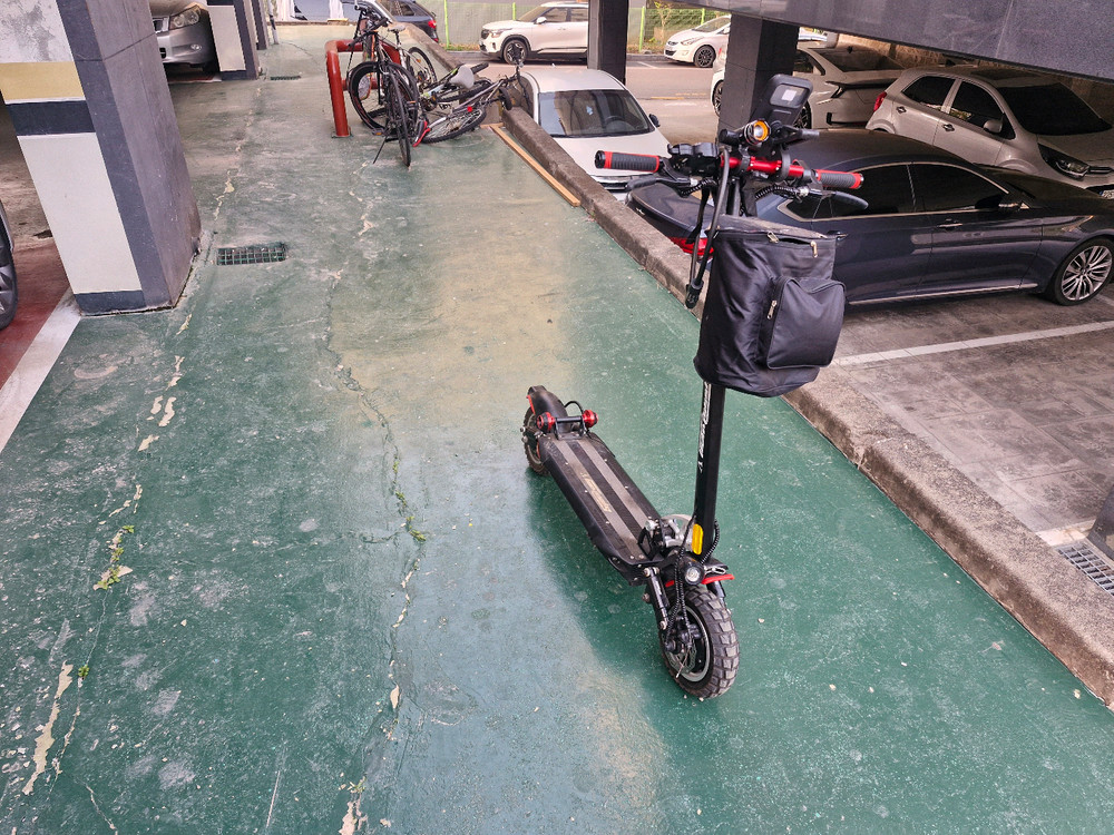 미니모터스 스피드웨이 V 전동 킥보드 이미지