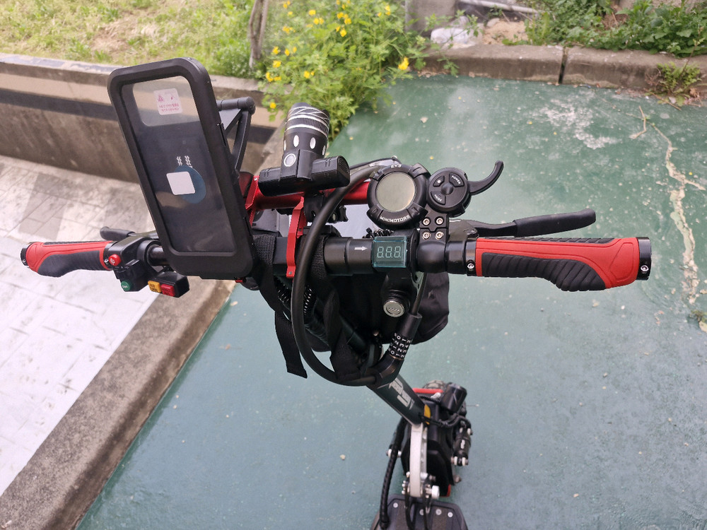 미니모터스 스피드웨이 V 전동 킥보드 이미지