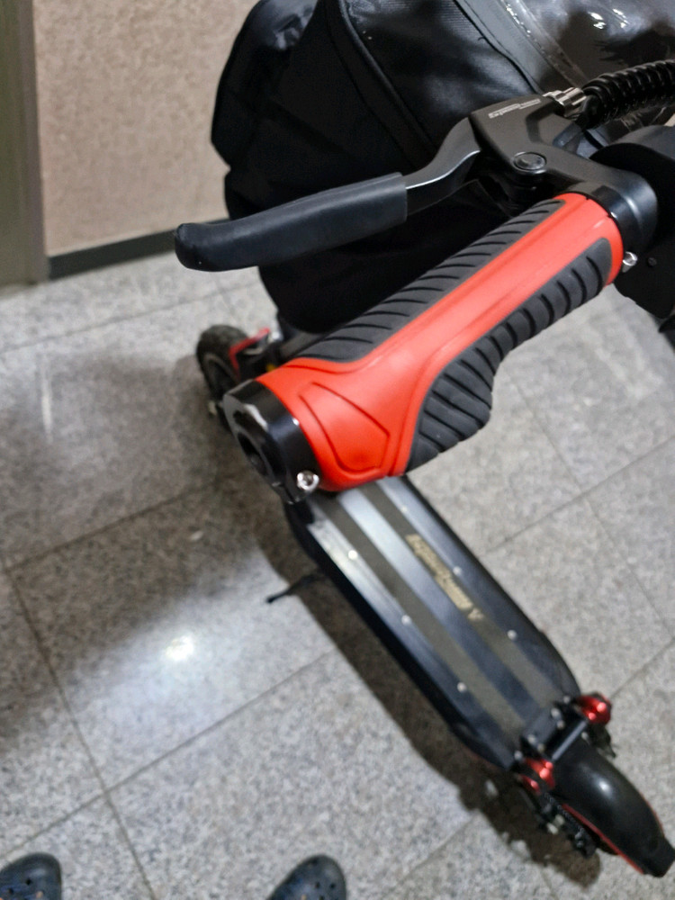 미니모터스 스피드웨이 V 전동 킥보드 이미지