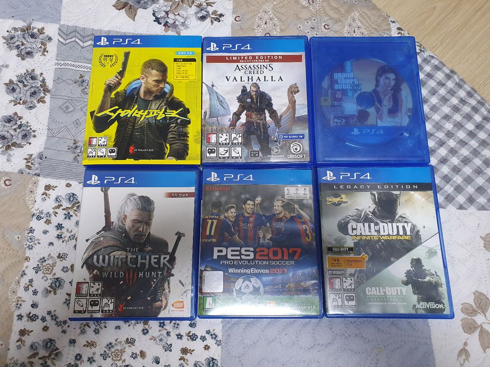 ps4 정품 패드와 소프트들 판매합니다. 이미지