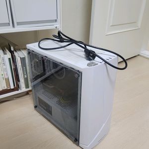 한성 게이밍 컴퓨터 TFG MX9526W 화이트 본체 이미지