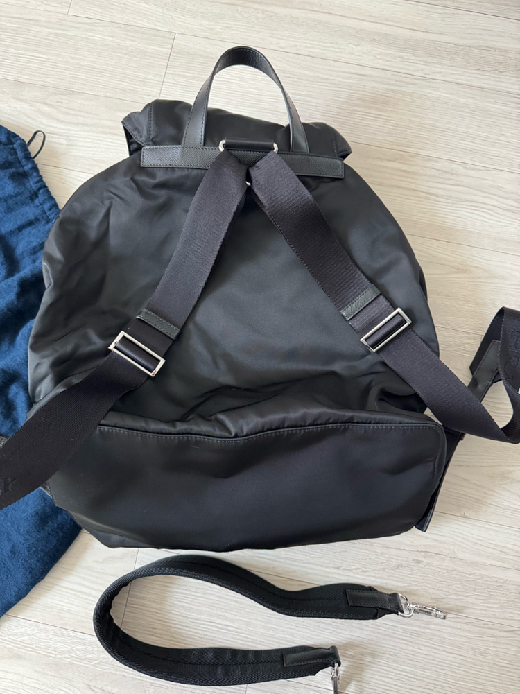 남성 프라다 리나일론 백팩 미디움 2vz110 이미지