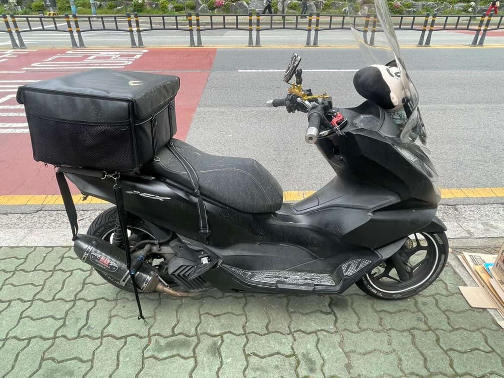 혼다 pcx125 21년식 블랙 이미지