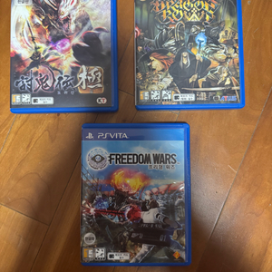 PS Vita 게임 3종 (토귀전 극, 드래곤 크라운, 프리덤 워즈) 이미지
