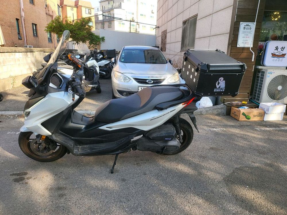 25년식 포르자350 2만키로입니다 이미지