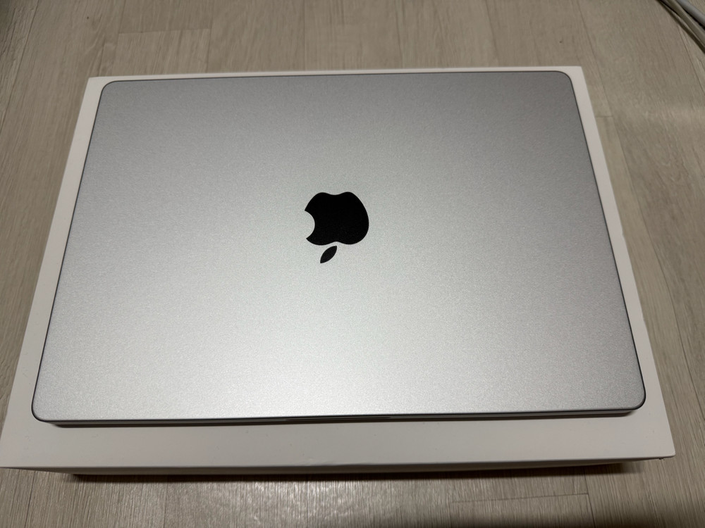 (부산) 맥북프로 14 M5 16g 512gb 실버 영문자판 이미지