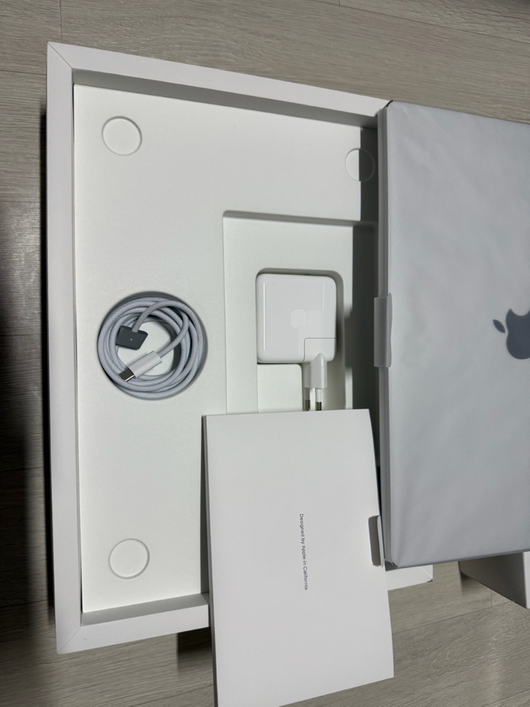 (부산) 맥북프로 14 M5 16g 512gb 실버 영문자판 이미지