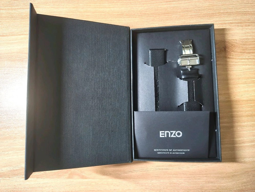 슈피겐 Spigen 갤럭시 워치 7/6/5/4 프로/FE ENZO 엔조 가죽 스트랩 블랙 이미지