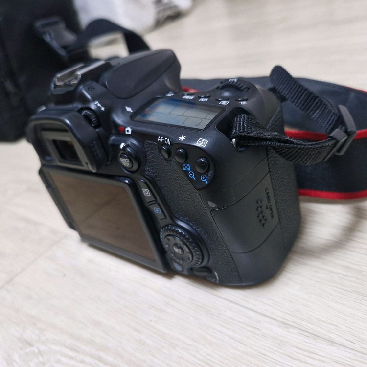 캐논 EOS 70D DSLR 카메라 가방 포함 이미지
