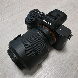 소니 A7M2 카메라와 FE 3.5-5.6/28-70 렌즈킷