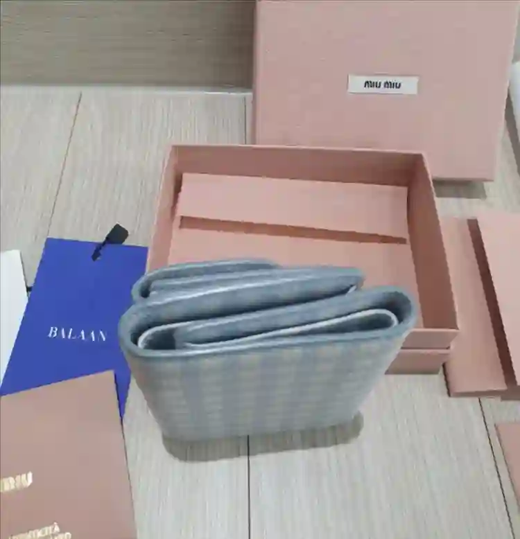(정품) 미우미우 체크 반지갑 이미지