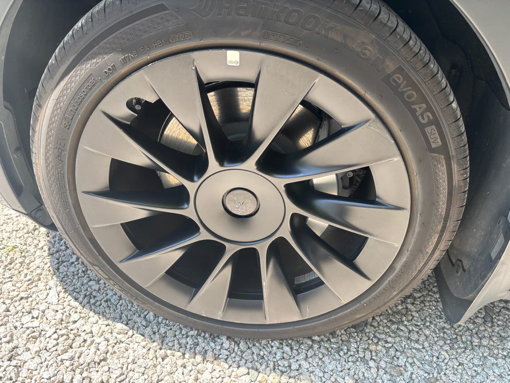 2021년 테슬라 모델Y 스탠다드 20인치 55,000km 팝니다.(서울) 이미지