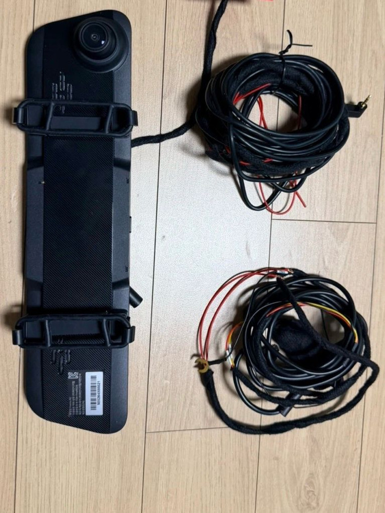 파인뷰 R2 블랙박스 이미지
