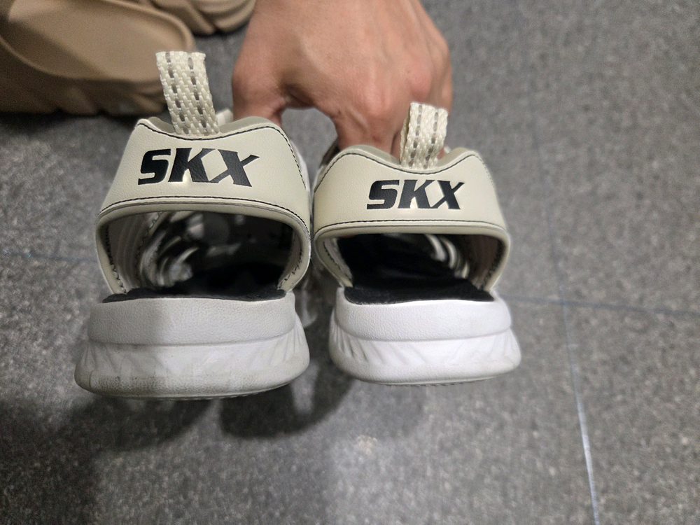스케쳐스 키즈 샌들 베이지 240 이미지