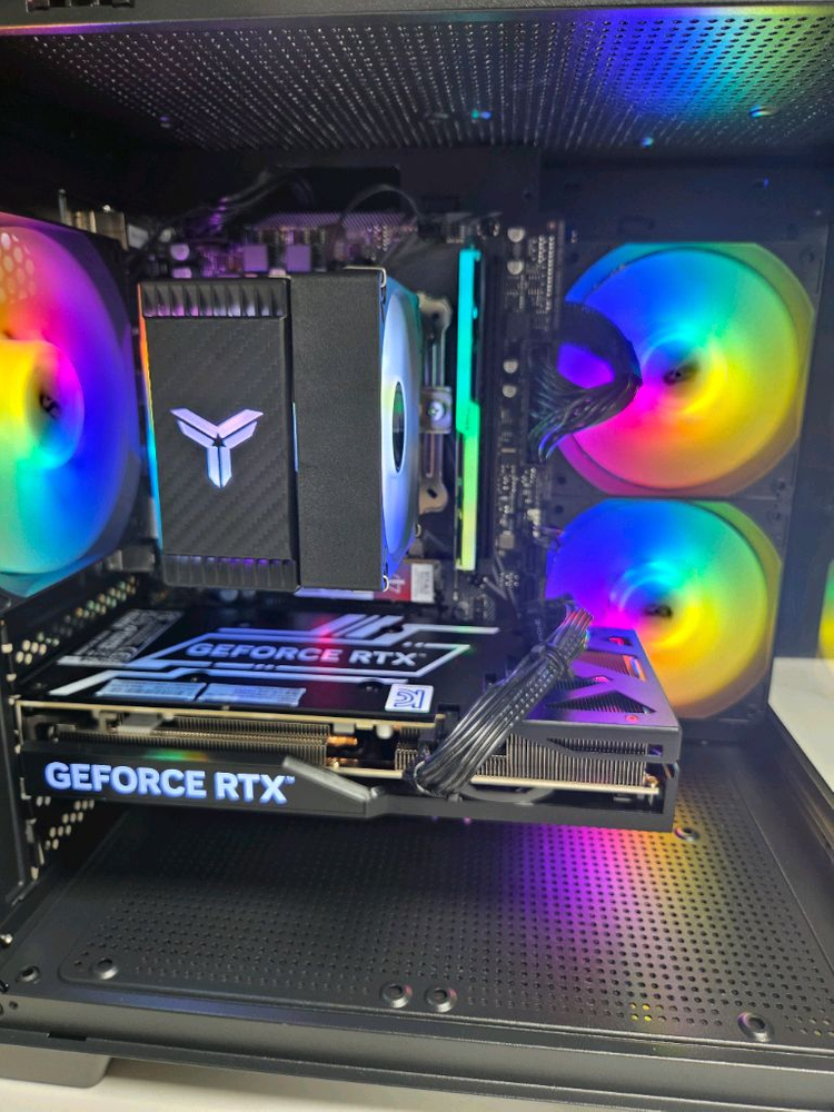 AMD RYZEN 7 5700X, RTX 5060TI 이미지