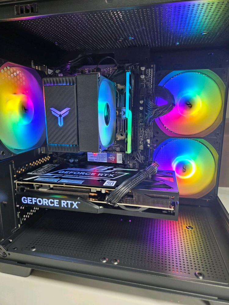 AMD RYZEN 7 5700X, RTX 5060TI 이미지