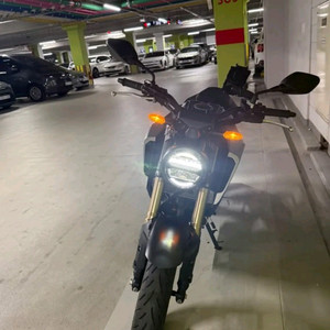 혼다 CB125R 22년식 짧은키로수 판매합니다 이미지