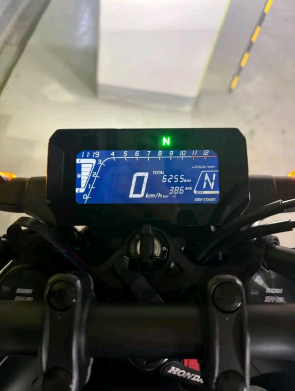 혼다 CB125R 22년식 짧은키로수 판매합니다 이미지