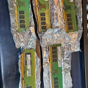 삼성 DDR4 8GB 2666V 램 4개 3200 1개 판매해요 이미지