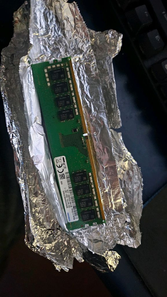 삼성 DDR4 8GB 2666V 램 4개 3200 1개 판매해요 이미지