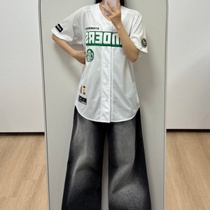 SSG랜더스 스타벅스 22주년 한정판 랜더스벅 유니폼 이미지