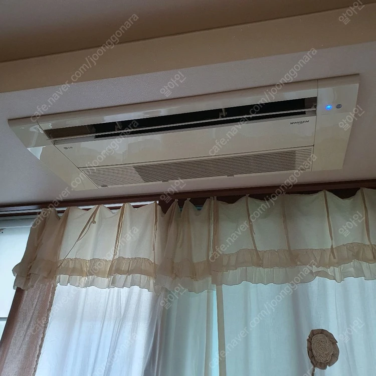 LG휘센 멀티V 시스템 에어컨 인버터 실외기 1개와 실내기 5개 이미지