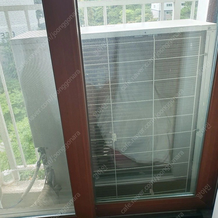 LG휘센 멀티V 시스템 에어컨 인버터 실외기 1개와 실내기 5개 이미지