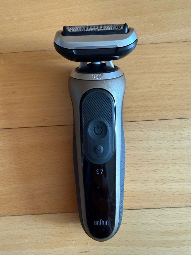 브라운 BRAUN S7 면도기 최상 전기면도 면도 쉐이빙사진구성사용감 거의 없음상태최상메이드인저머니 독일개인입니다가 이미지