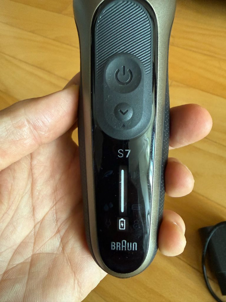 브라운 BRAUN S7 면도기 최상 전기면도 면도 쉐이빙사진구성사용감 거의 없음상태최상메이드인저머니 독일개인입니다가 이미지
