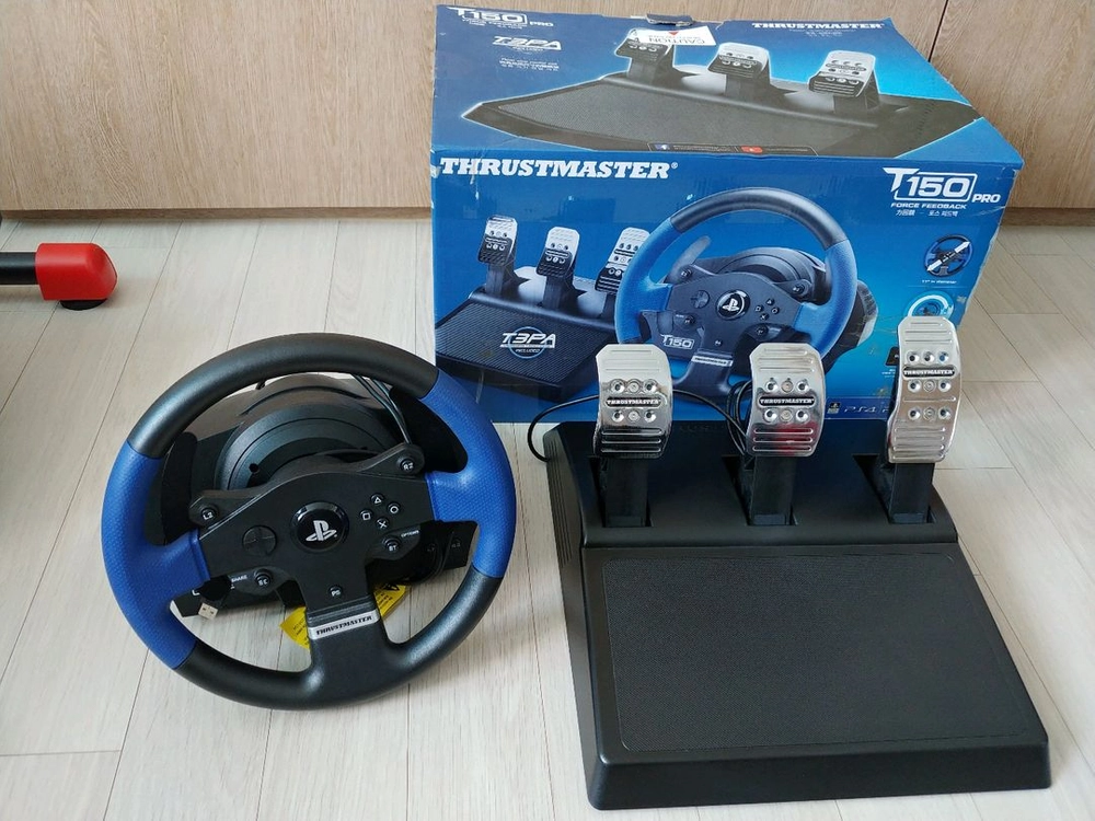 트러스트마스터 T150 Pro + 짱휠컴팩트 거치대 이미지