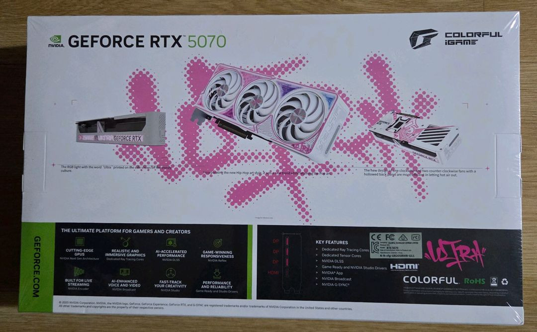 COLORFUL iGame 지포스 RTX 5070 ULTRA OC White D7 12GB 이미지