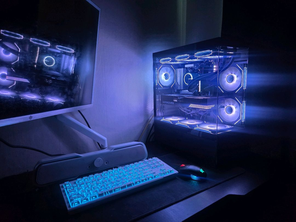 라이젠 7 7800X3D RTX 5070 32G 1TB 게이밍 컴퓨터 본체 이미지