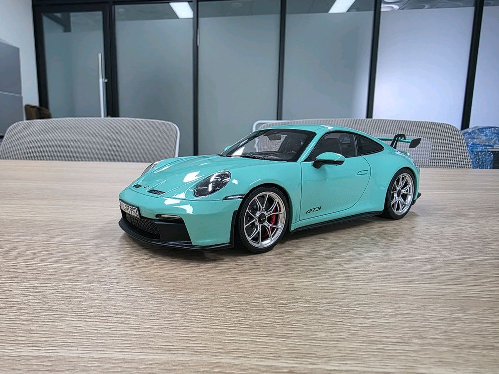 1:18 스케일 노레브 포르쉐 992 911 GT3 다이캐스트 모형자동차 이미지