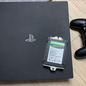 소니 플스4 프로 PS4pro 500GB SSD 장착 팝니다. 이미지