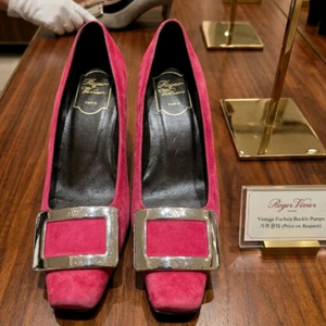 [정품] 로제 비비에(Roger Vivier)의 트롬펫(Belle Vivier Trompette) 이미지