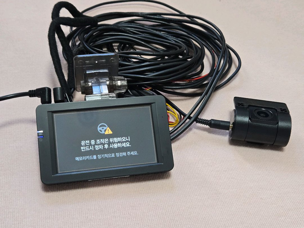 파인뷰 lx7700 2채널 블랙박스 세트 이미지