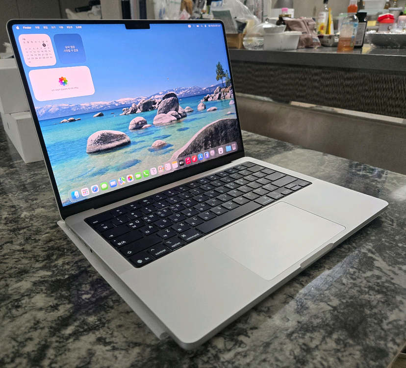 맥북프로 14 M5 16GB / 1TB 실버 / 100% 새상품급 이미지