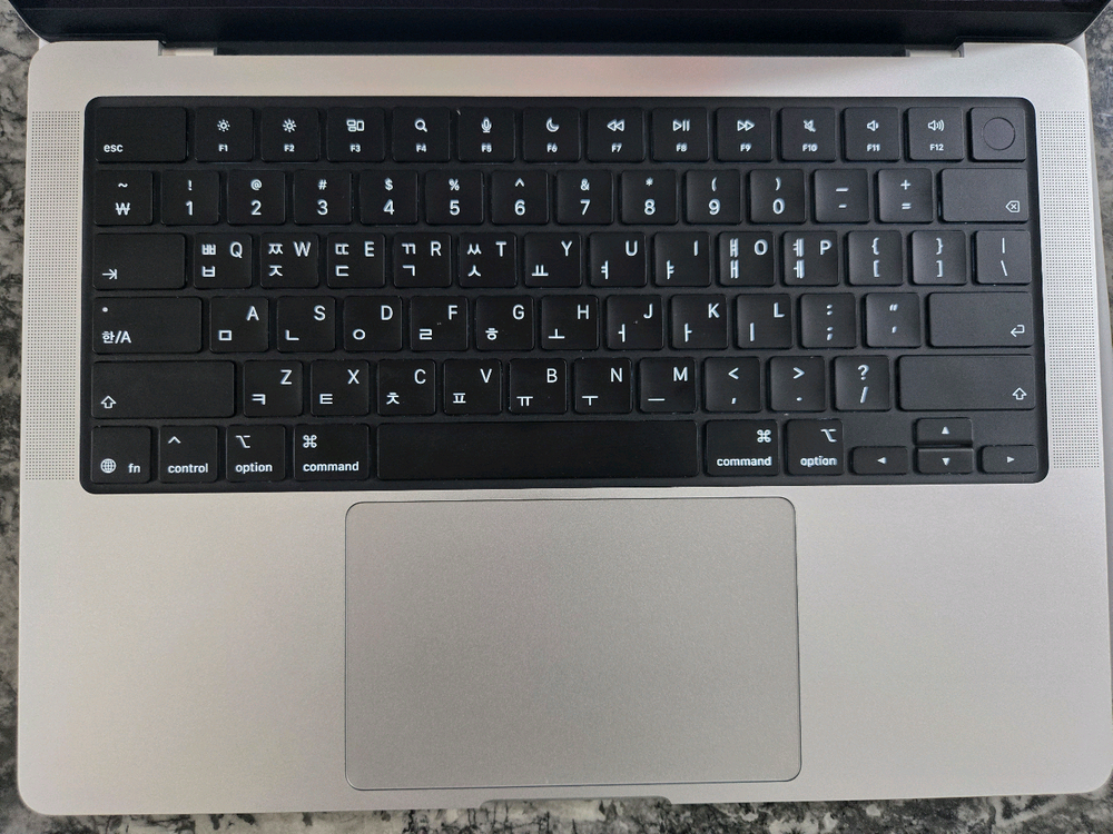 맥북프로 14 M5 16GB / 1TB 실버 / 100% 새상품급 이미지