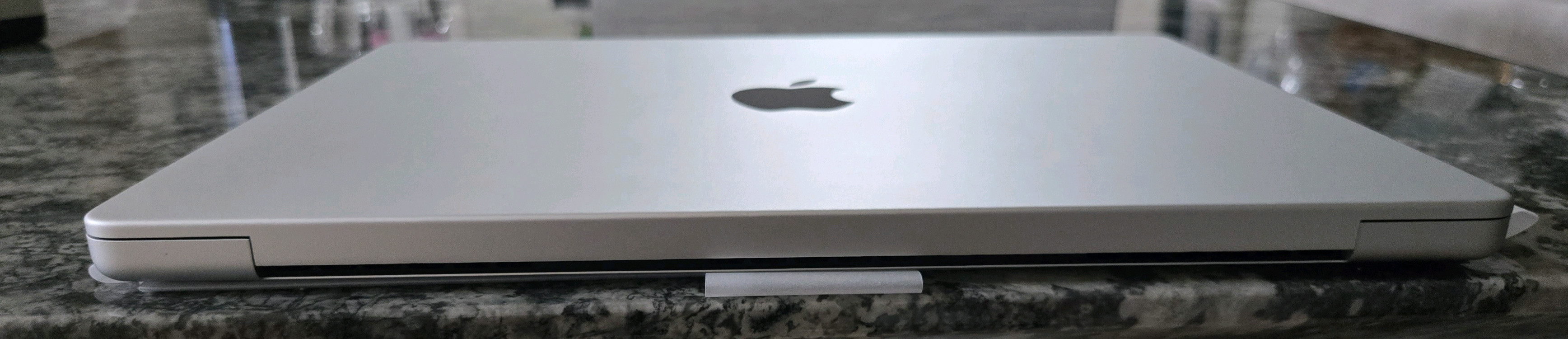 맥북프로 14 M5 16GB / 1TB 실버 / 100% 새상품급 이미지