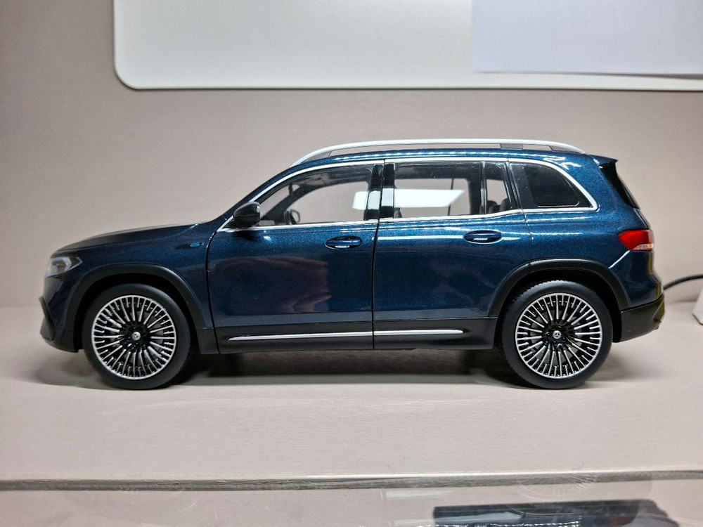 1:18 NZG 벤츠 EQB AMGLINE 남색 다이캐스트 이미지
