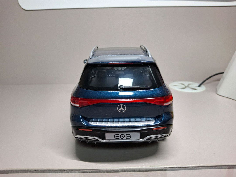 1:18 NZG 벤츠 EQB AMGLINE 남색 다이캐스트 이미지